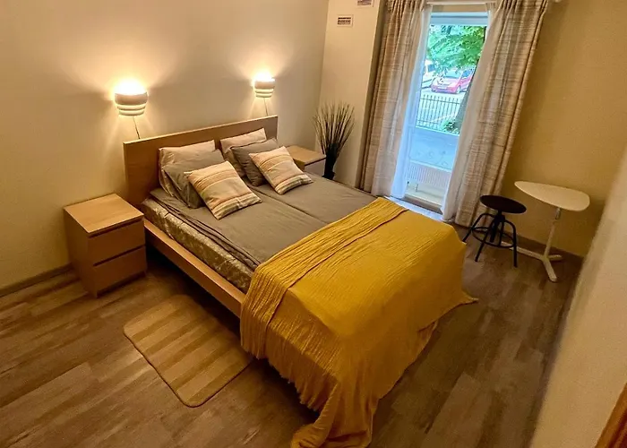 Cozy Vibes Like It Is Quiet With Three Bedrooms *