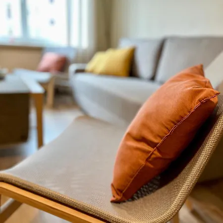 Cozy Vibes Like It Is Quiet With Three Bedrooms Διαμέρισμα