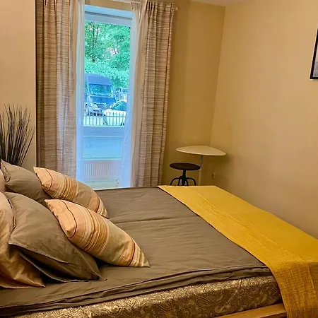 Apartment Cozy Vibes Like It Is Quiet With Three Bedrooms *